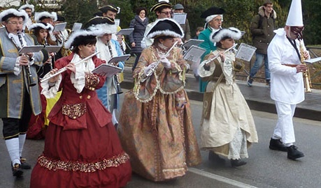 In riva al lago la Biennale d’arte contemporanea