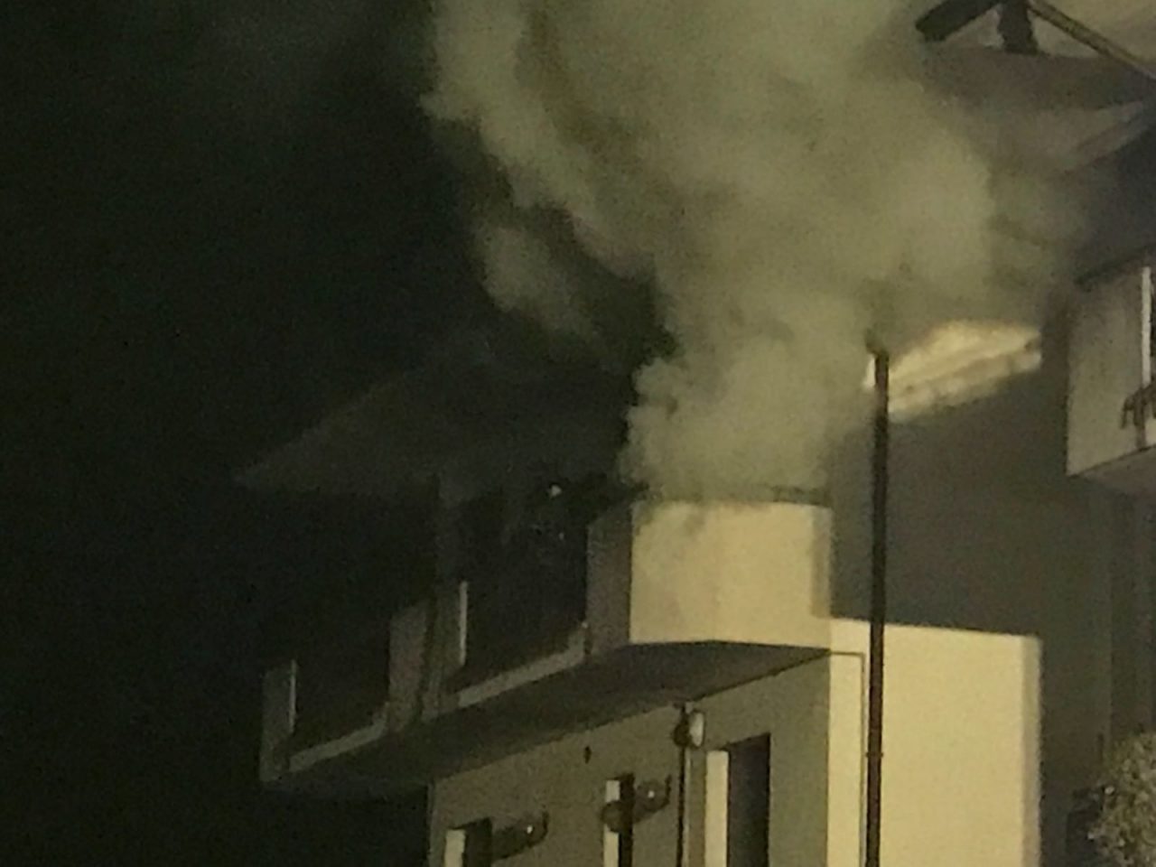 Appartamento in fiamme Intervengono i vigili del fuoco