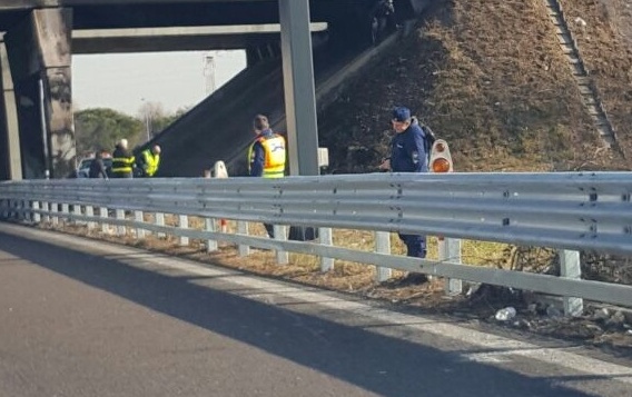 Incidente in A4, polizia scientifica al lavoro