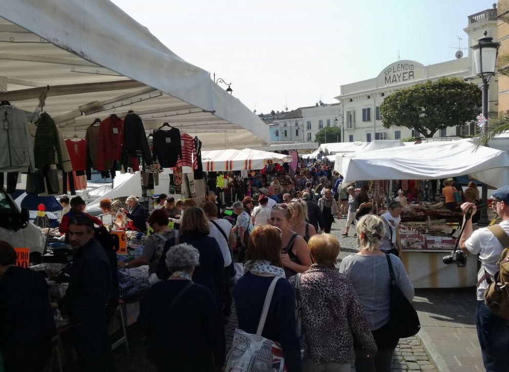 Coronavirus: a Iseo e frazioni sospesi tutti i mercati