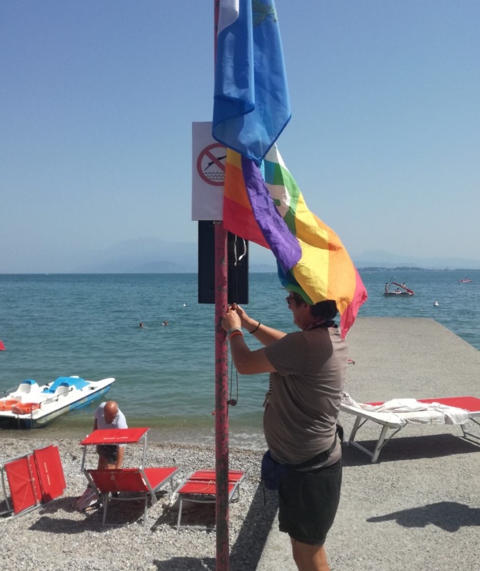 La bandiera della pace torna a sventolare