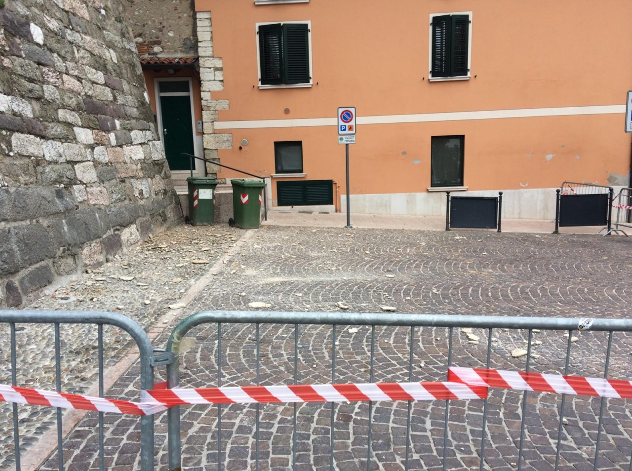 La torre perde pezzi