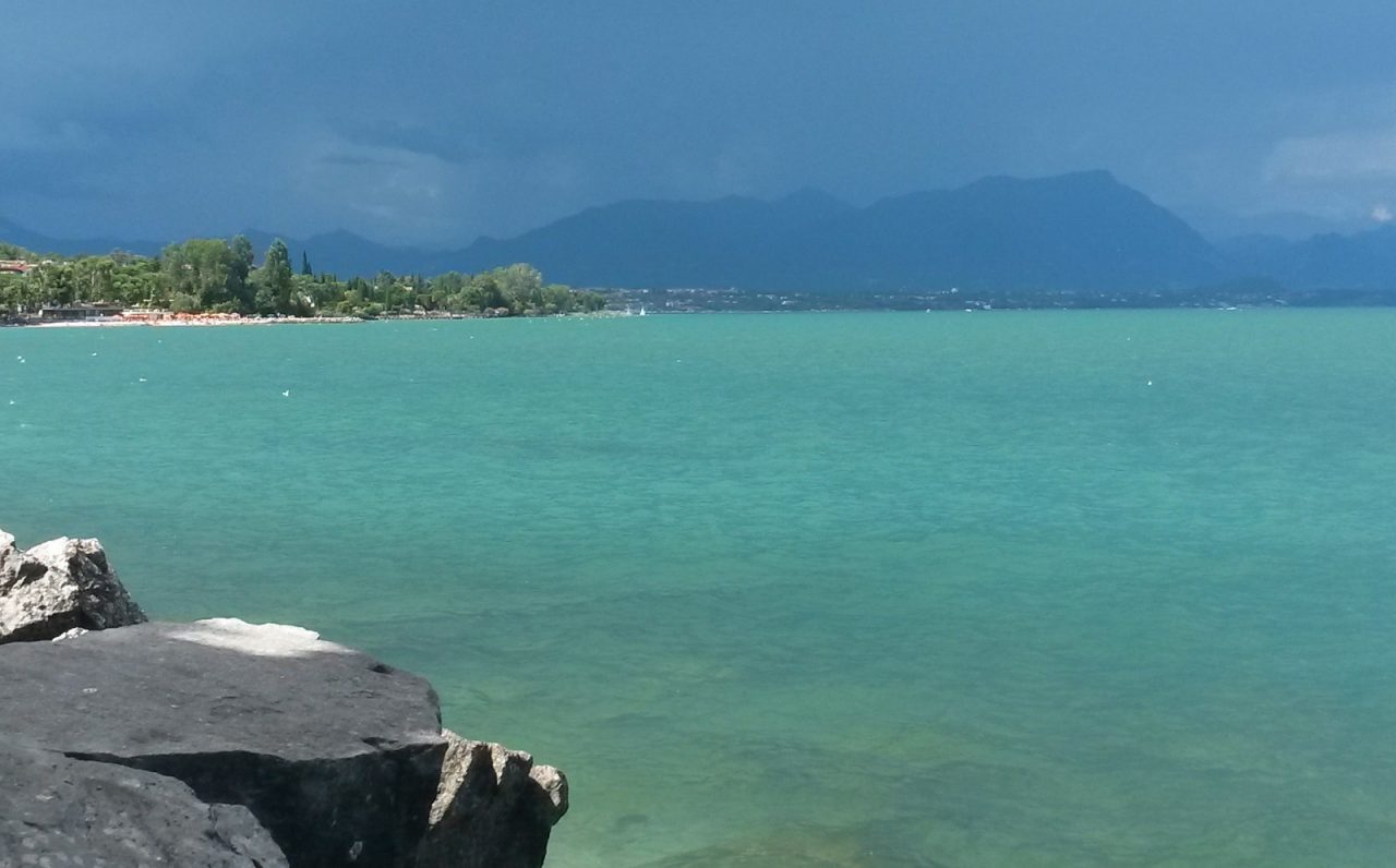 Laghi italiani in sofferenza, non il Garda