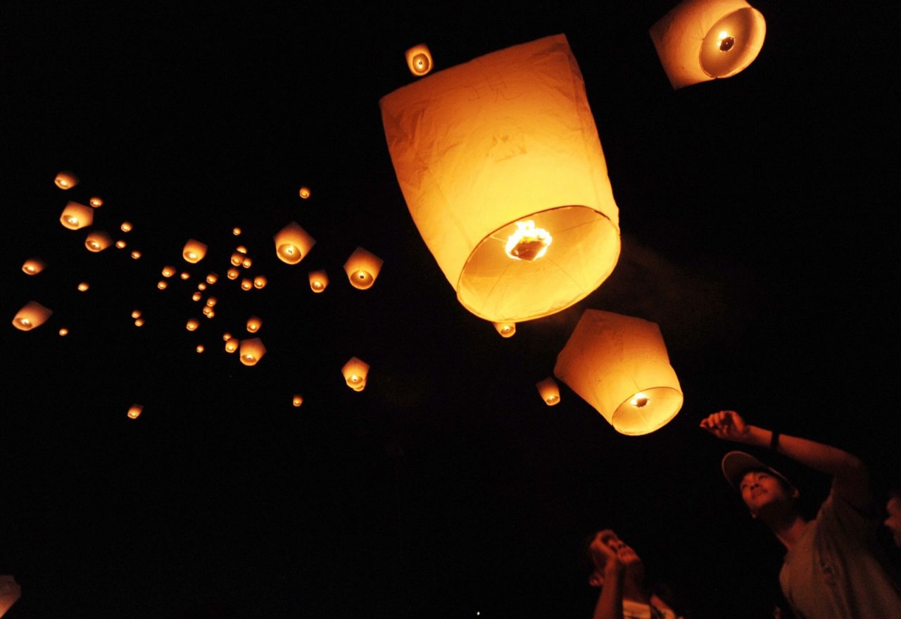 Lanterna cinese causa incendio