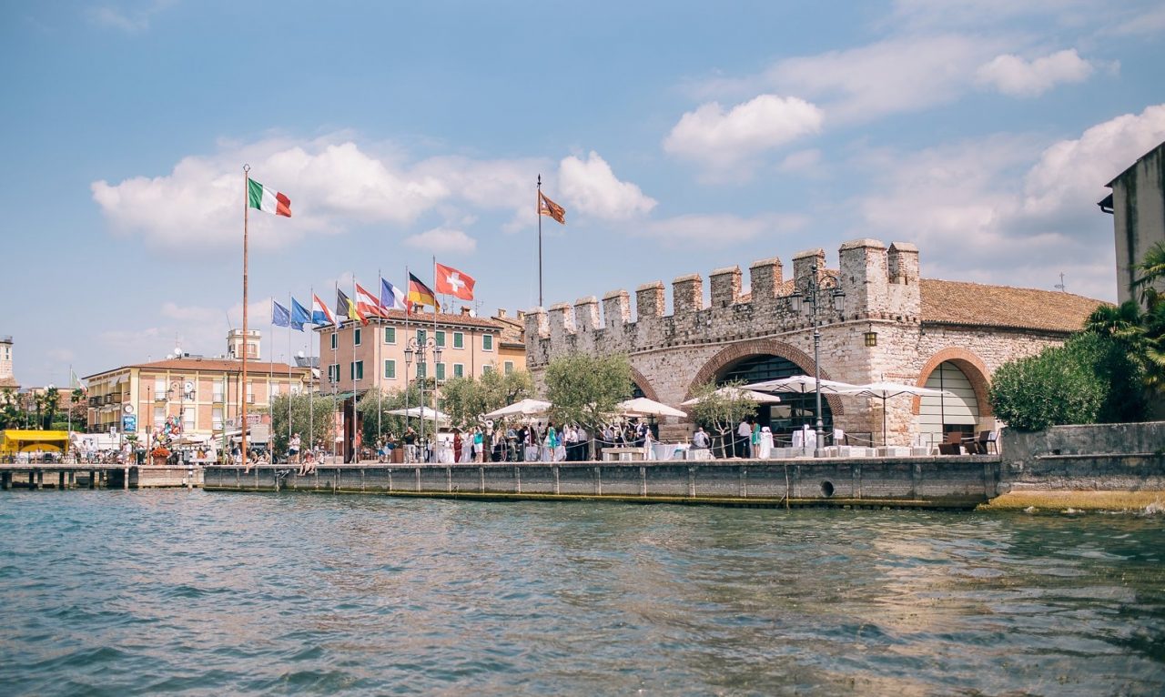 Lazise: riemerso dal lago il caccia caduto nel ’51
