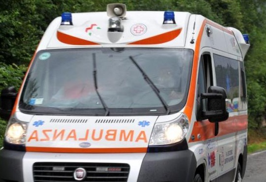 Lite tra colleghi finisce a colpi di scopa