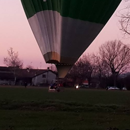 MONGOLFIERA PRECIPITA A CARPENEDOLO