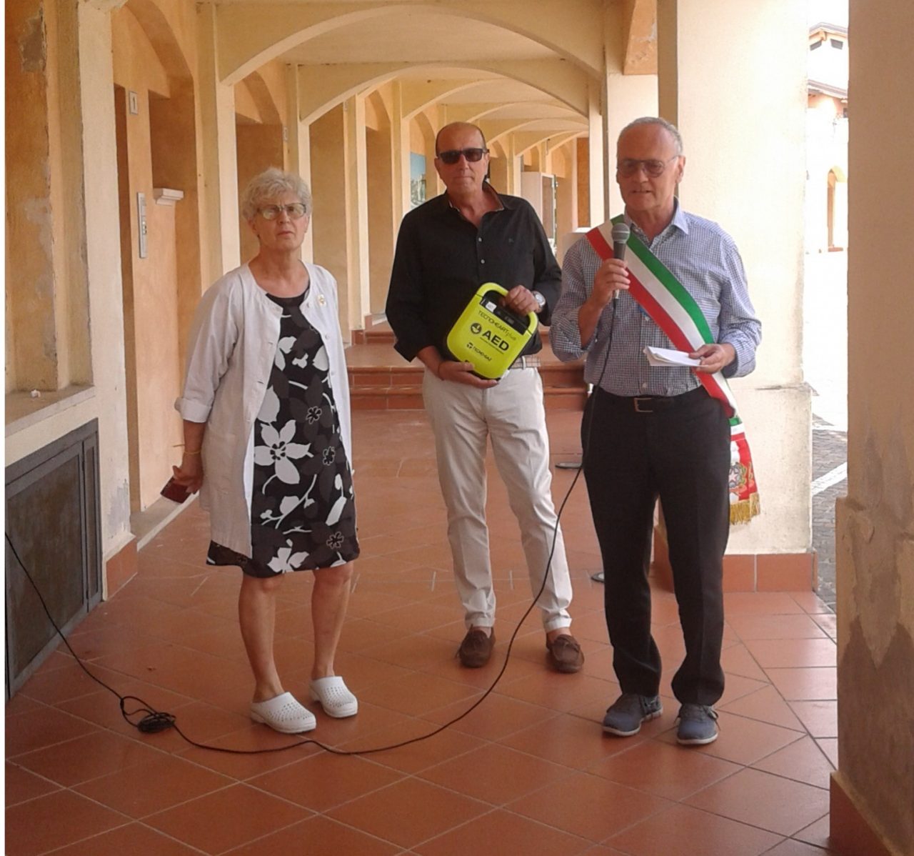 Manerba, cinque defibrillatori per la comunità