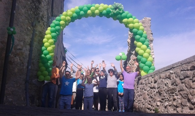 Manerba, palloncini per ricostruire lo storico arco