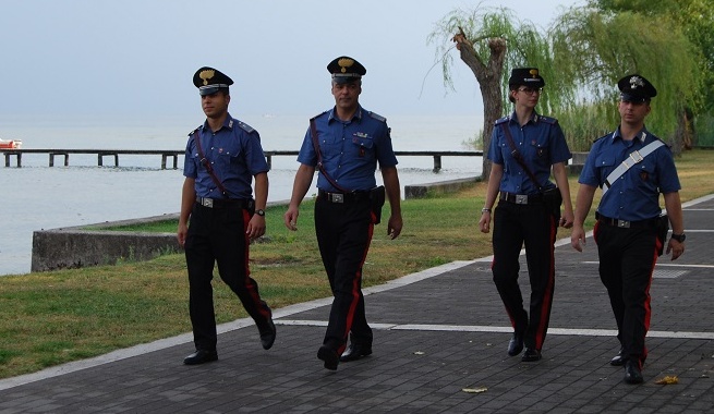 Mangiano senza pagare: arrestati due 20enni
