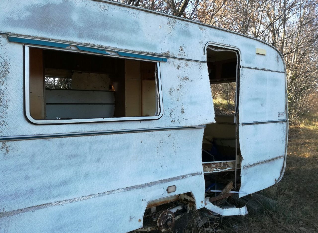 Monte Corno: chi scarica i rifiuti?