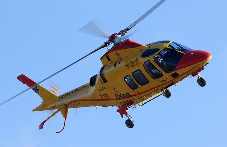 Morso dal cane: elitrasportato