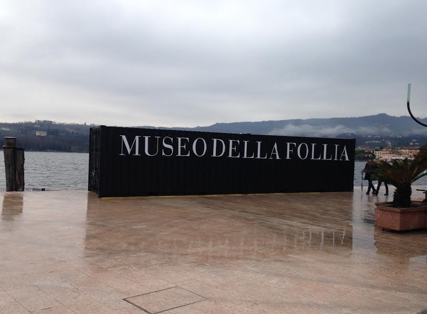 “Museo della follia”, inaugurazione di Sgarbi a Salò