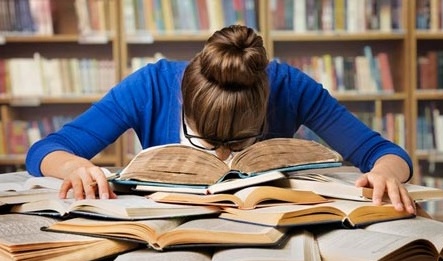 Notte prima degli esami: riposo e una corretta idratazione