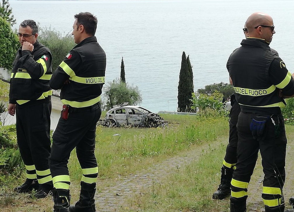 Padenghe: due cadaveri in un’auto bruciata