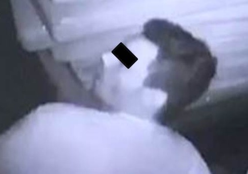 Paga l’hotel con i soldi rubati