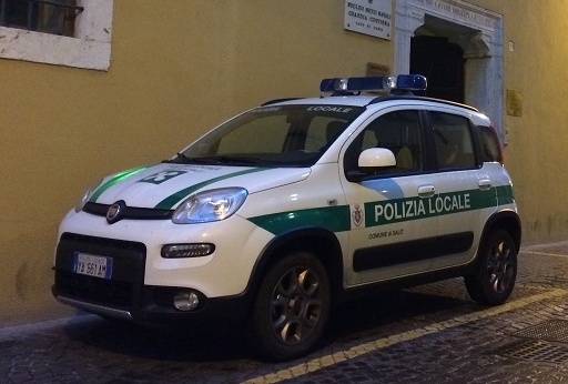 Patente revocata, faceva il corriere