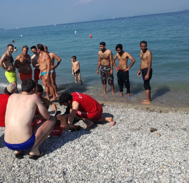 Paura alla spiaggia Desenzanino