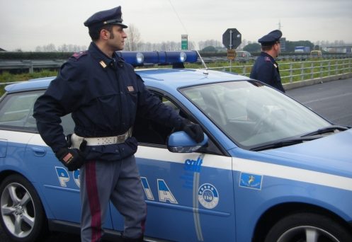 Controlli Polizia Stradale: oltre 700 infrazioni al Codice della Strada ma anche droga e armi