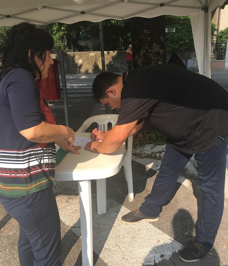 Raccolta firme contro lo Sprar: «Non li vogliamo»