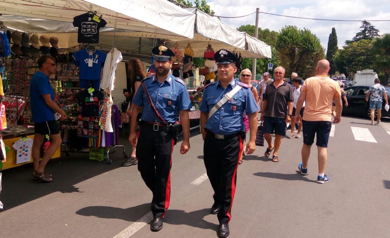 Rissa e pugni ai carabinieri: arrestato marocchino
