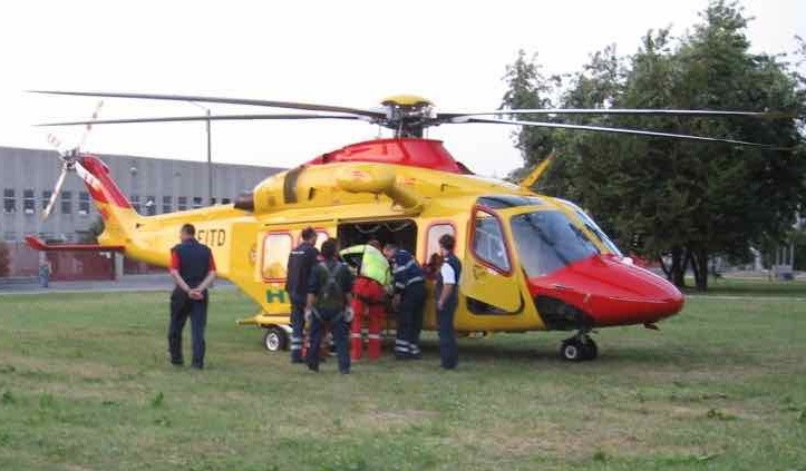 Schiacciasassi precipita, in gravi condizioni l’operaio