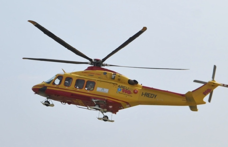 Schianto auto moto, 16enne in prognosi riservata