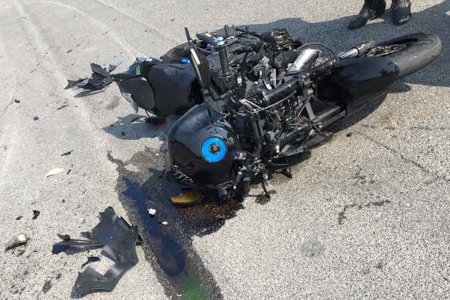 Schianto fatale: giovane motociclista perde la vita