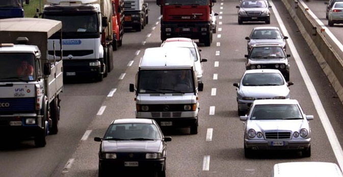 Da stanotte sull’A1 controlli sui mezzi pesanti al Casello di Melegnano in direzione Sud