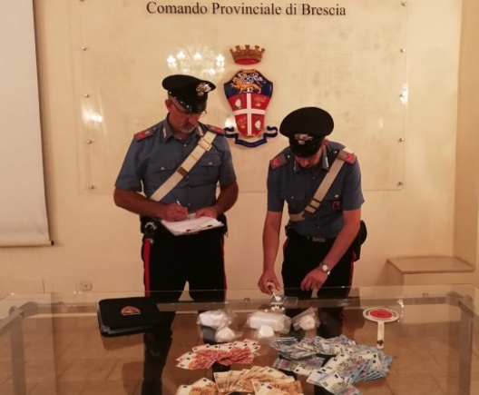 Spacciatore in manette. In casa più di mezzo chilo di coca