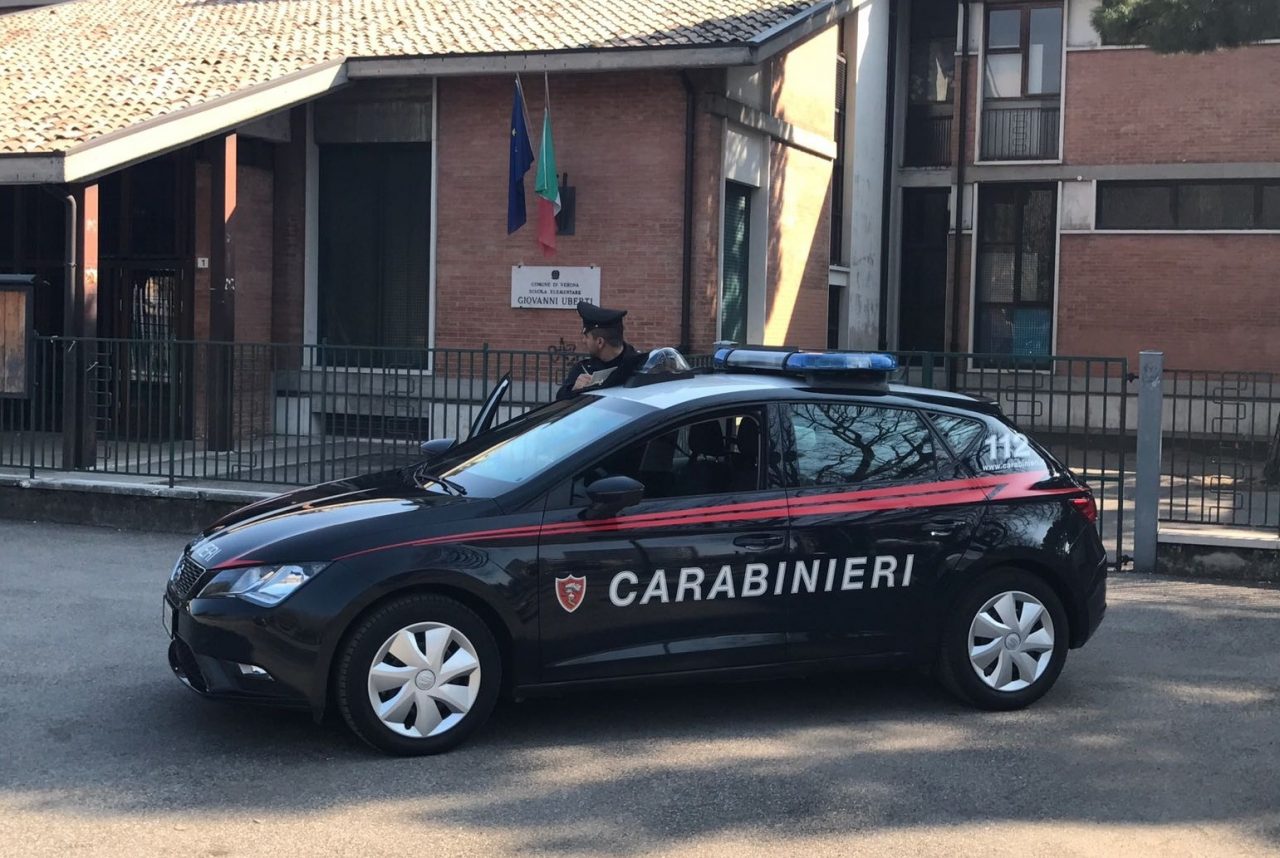 Spaccio fuori da scuola: arrestato 21enne