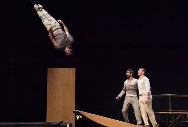 Spettacolo di circo acrobatico a Manerba