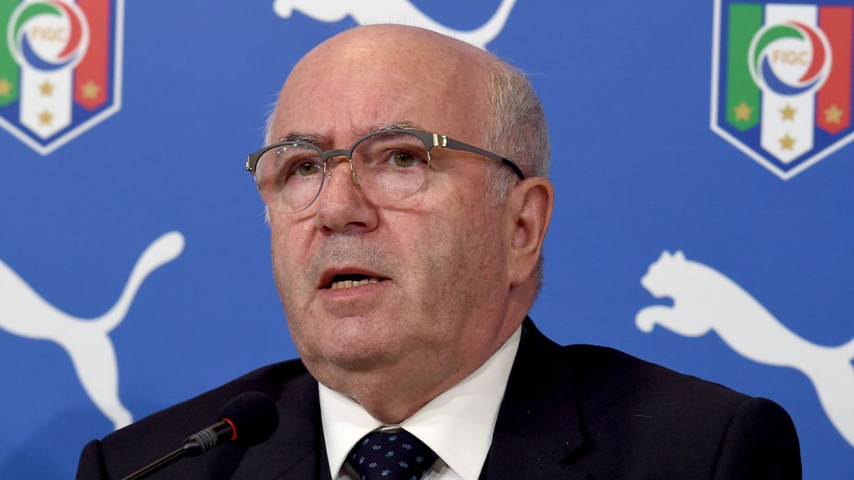 Carlo Tavecchio Le dimissioni sono ufficiali