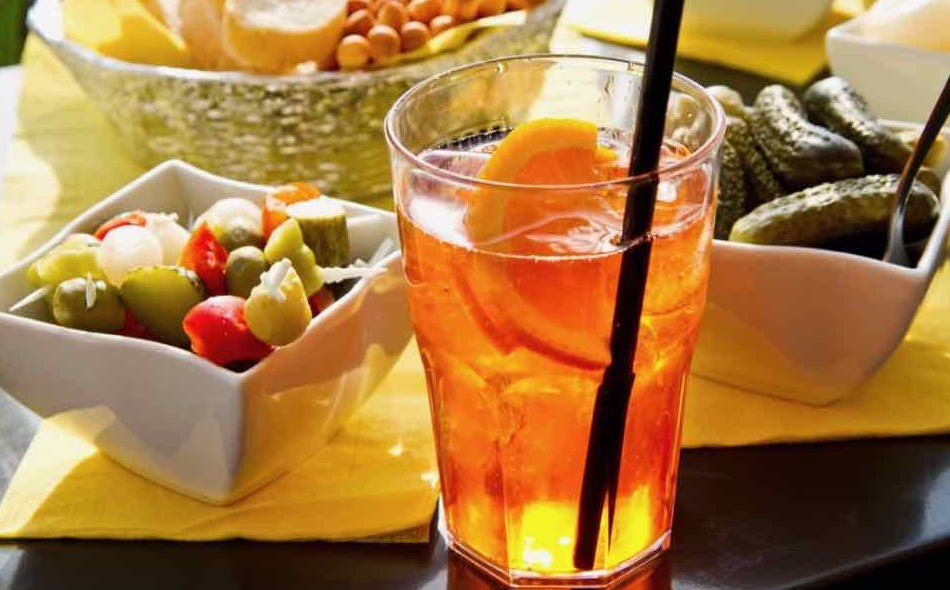 Aperitivo illegale: denunciate tre persone