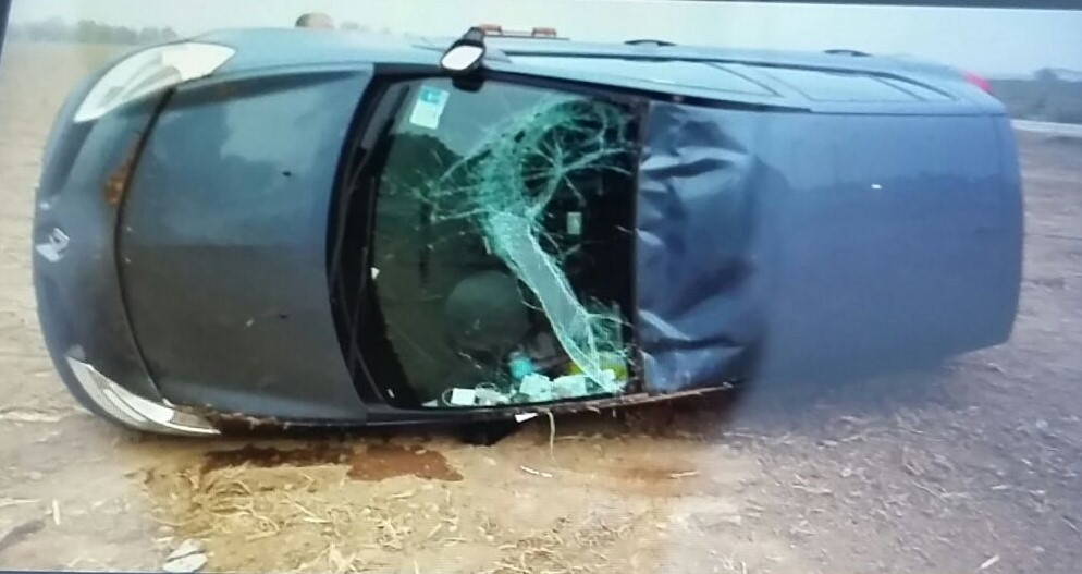 Veicolo ribaltato sulla provinciale nella bassa