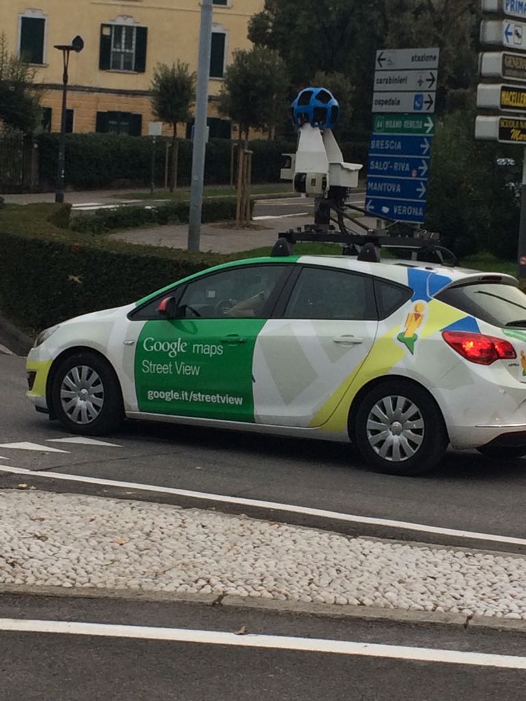Google car fotografa le vie di Desenzano