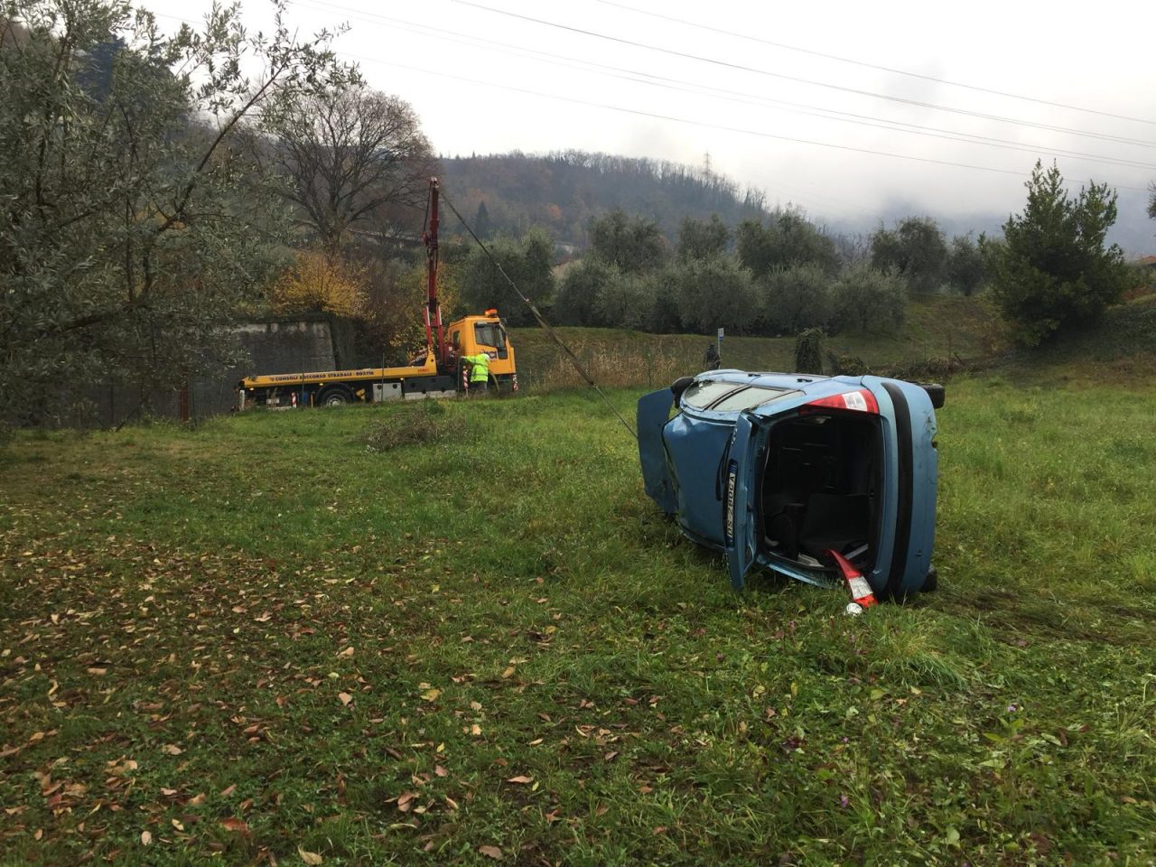 Ribaltata E’ uscita di strada ma non si è fatta nulla