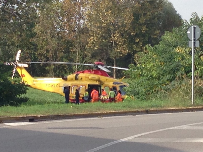 Caduta in bici: grave un 27enne