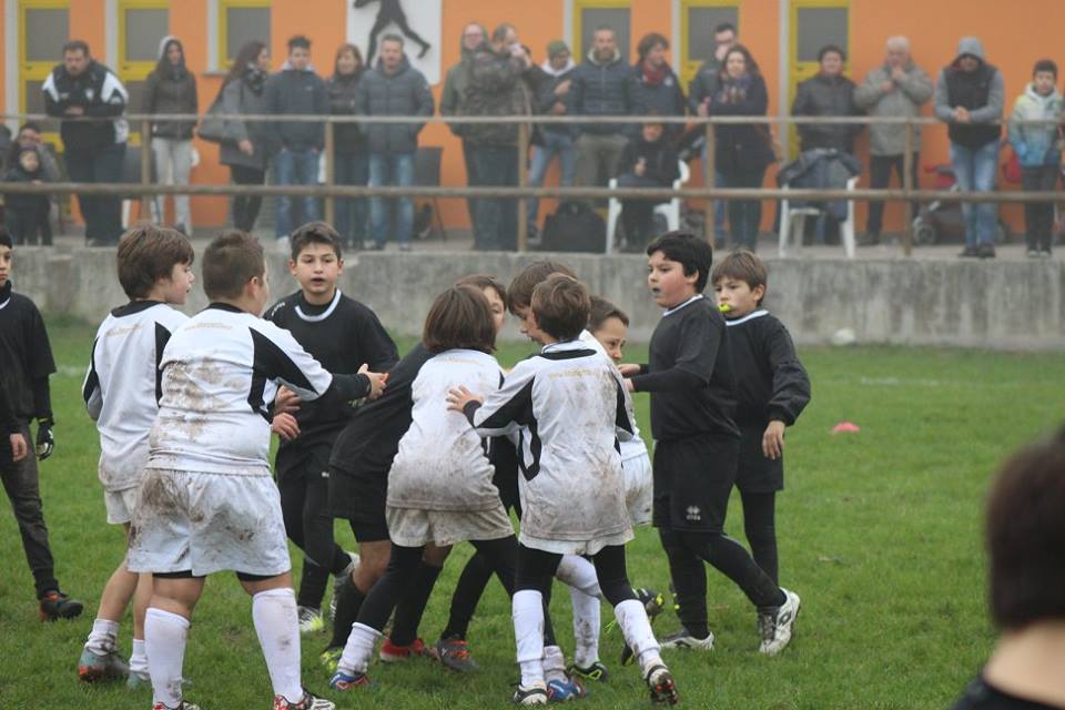 Riscaldamento per il mini Rugby del Chiese