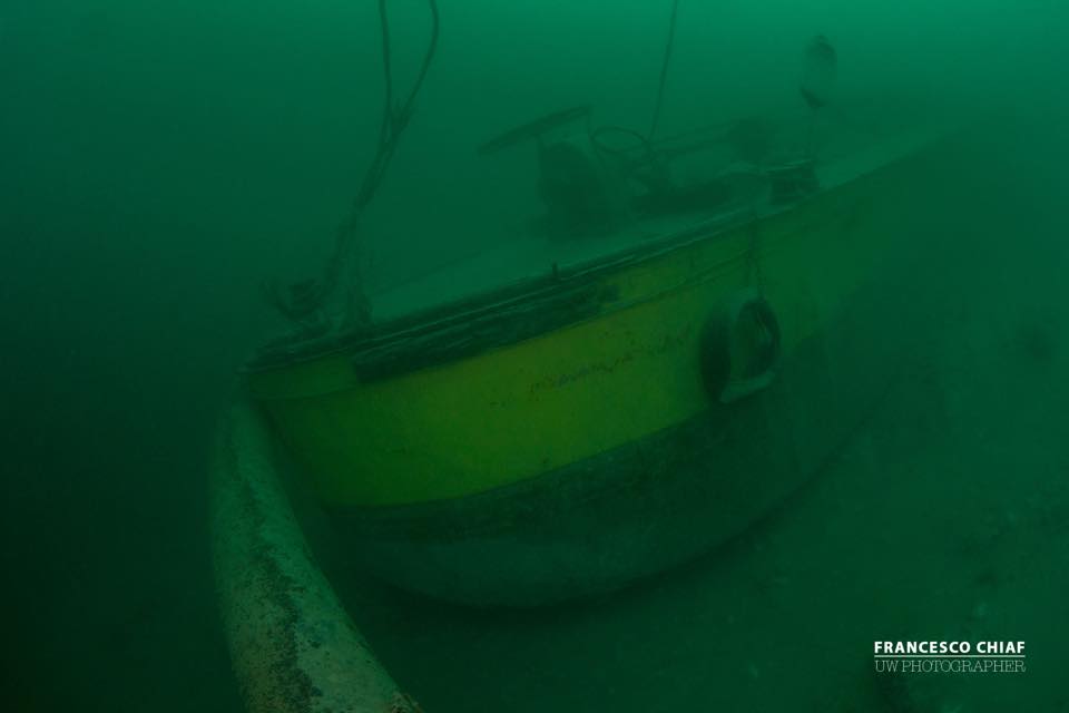 Chiatta affondata nel Garda, domani nuovo tentativo di recupero