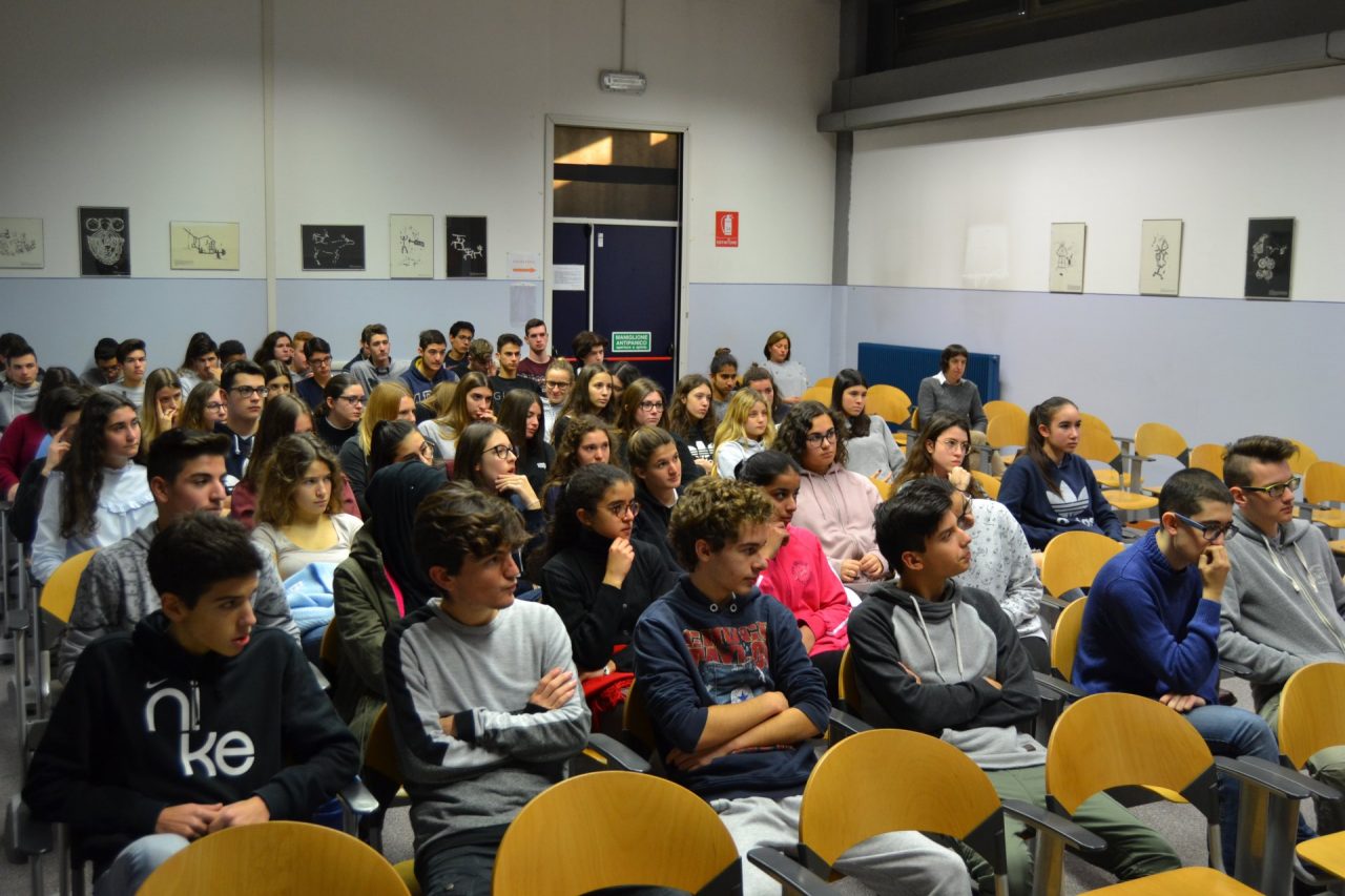 Sicurezza stradale sui banchi di scuola