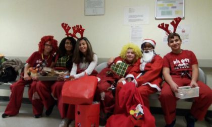 Giovani Babbi in ospedale per portare doni e sorrisi