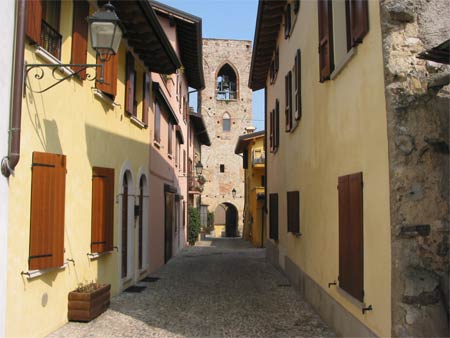 Nuovi parcheggi a Moniga