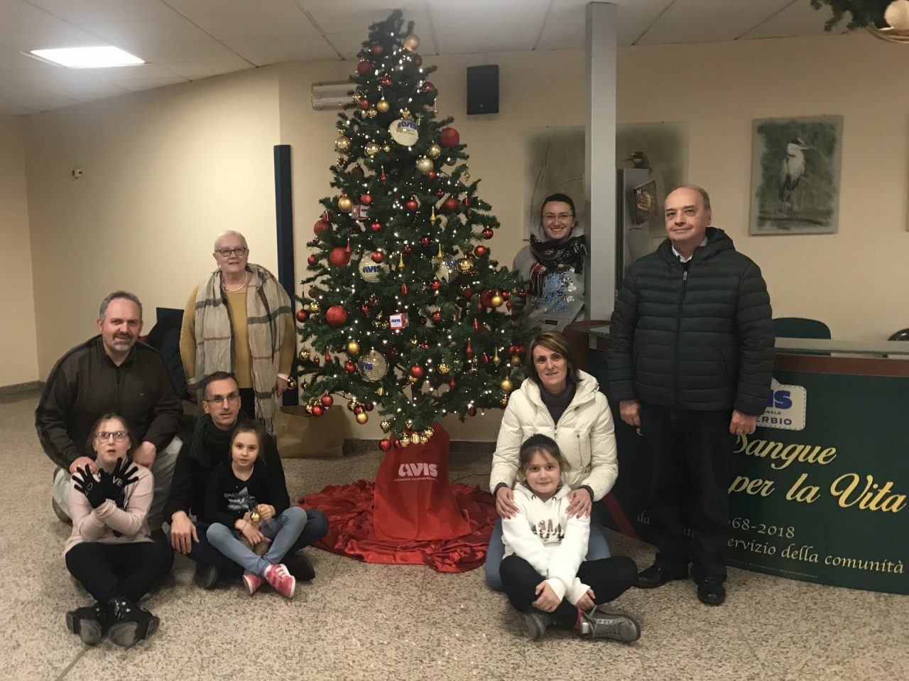 Albero di Natale Avis acceso nell’ospedale a Manerbio
