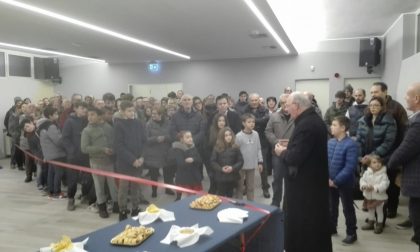 Monsignor Fontana all'inaugurazione al centro giovanile