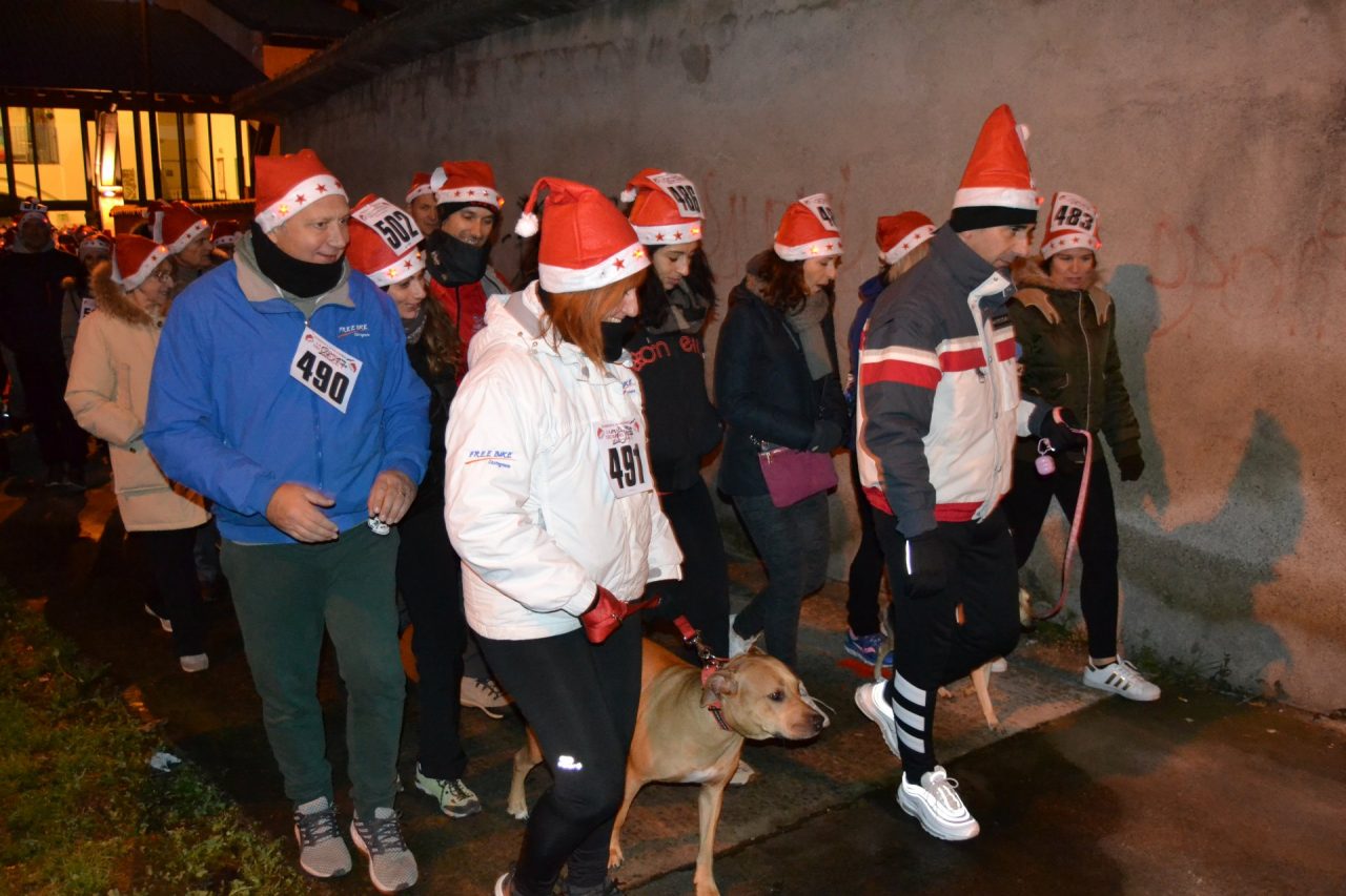 Babbi Natale a passeggio per Castegnato