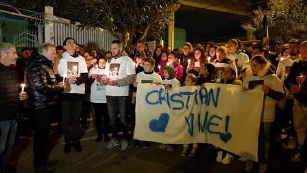 Fiaccolata per il piccolo Cristian Ercolano si unisce al dolore