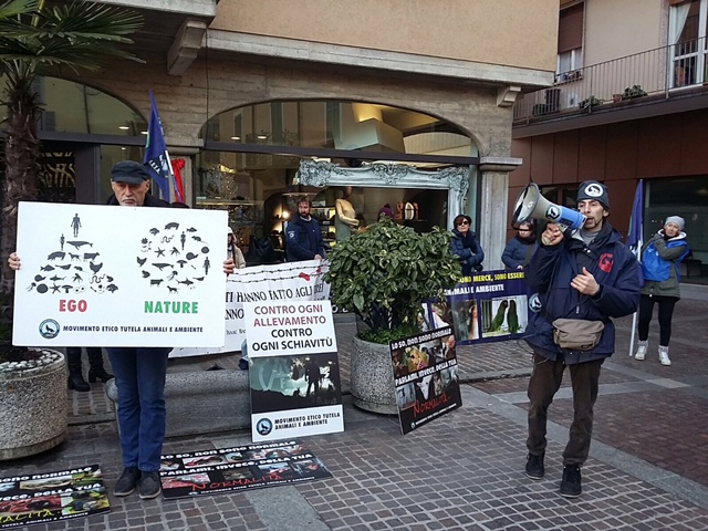 Al via la manifestazione “Il bar dei gufi non s’ha da fare” (IL VIDEO)