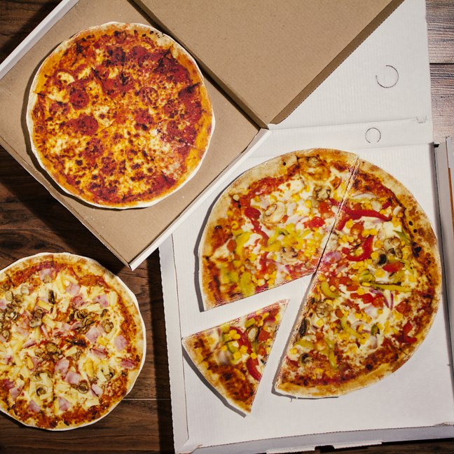 La pizza che ha ordinato non gli piace, chiama i carabinieri