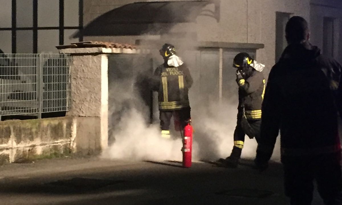 Incendio domato dai Vigili del Fuoco